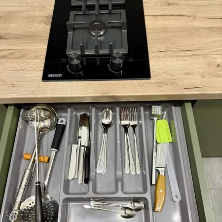 Romantic - Lesi Ukrainky Street Апартаменти Львів