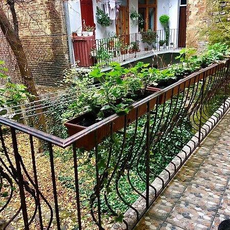 Апартаменти Romantic - Lesi Ukrainky Street *