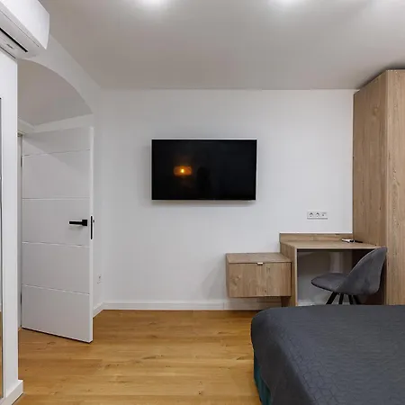 アパート Romantic - Lesi Ukrainky Street