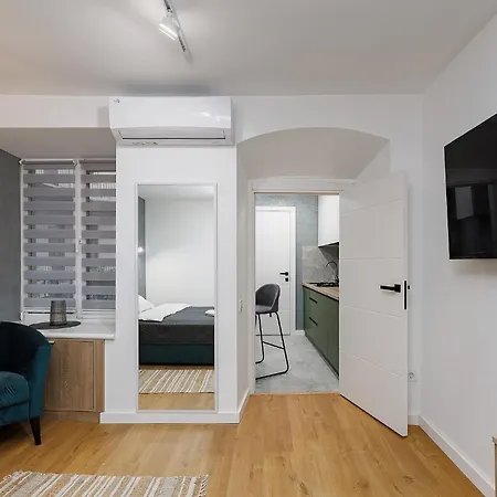 Romantic - Lesi Ukrainky Street *