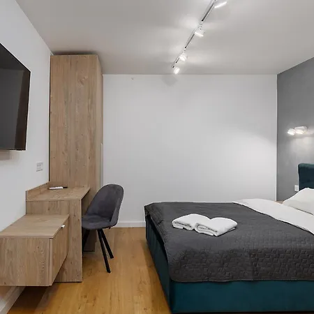 Romantic - Lesi Ukrainky Street Appartement