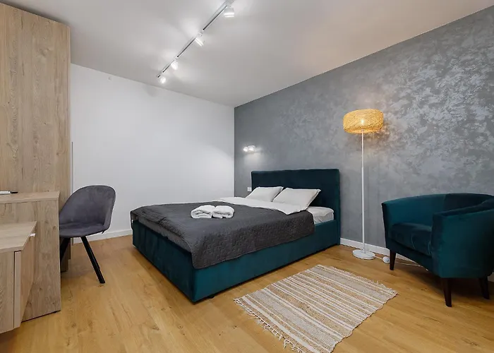 Romantic - Lesi Ukrainky Street