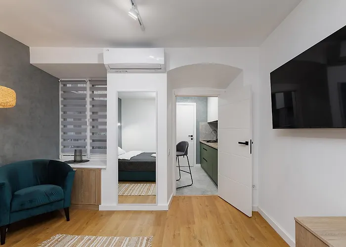 Romantic - Lesi Ukrainky Street *